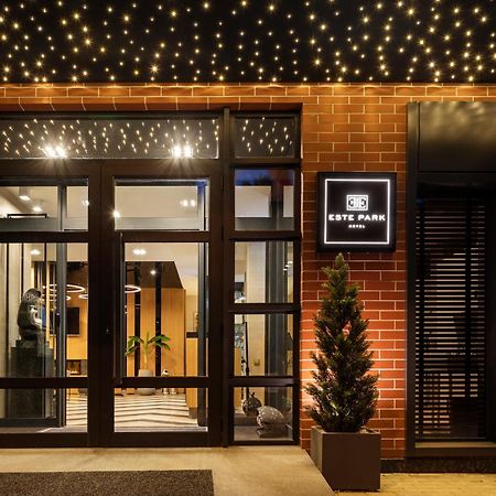 -- Este Park Hotel -- Part Of Urban Chic Luxury Design Hotels - Parking & Compliments - Next To Shopping & Dining Mall بلوفديف المظهر الخارجي الصورة