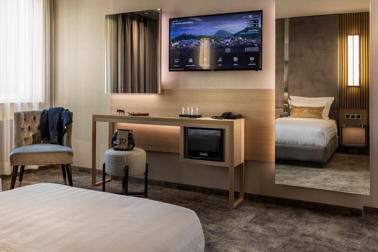 -- Este Park Hotel -- Part Of Urban Chic Luxury Design Hotels - Parking & Compliments - Next To Shopping & Dining Mall بلوفديف المظهر الخارجي الصورة
