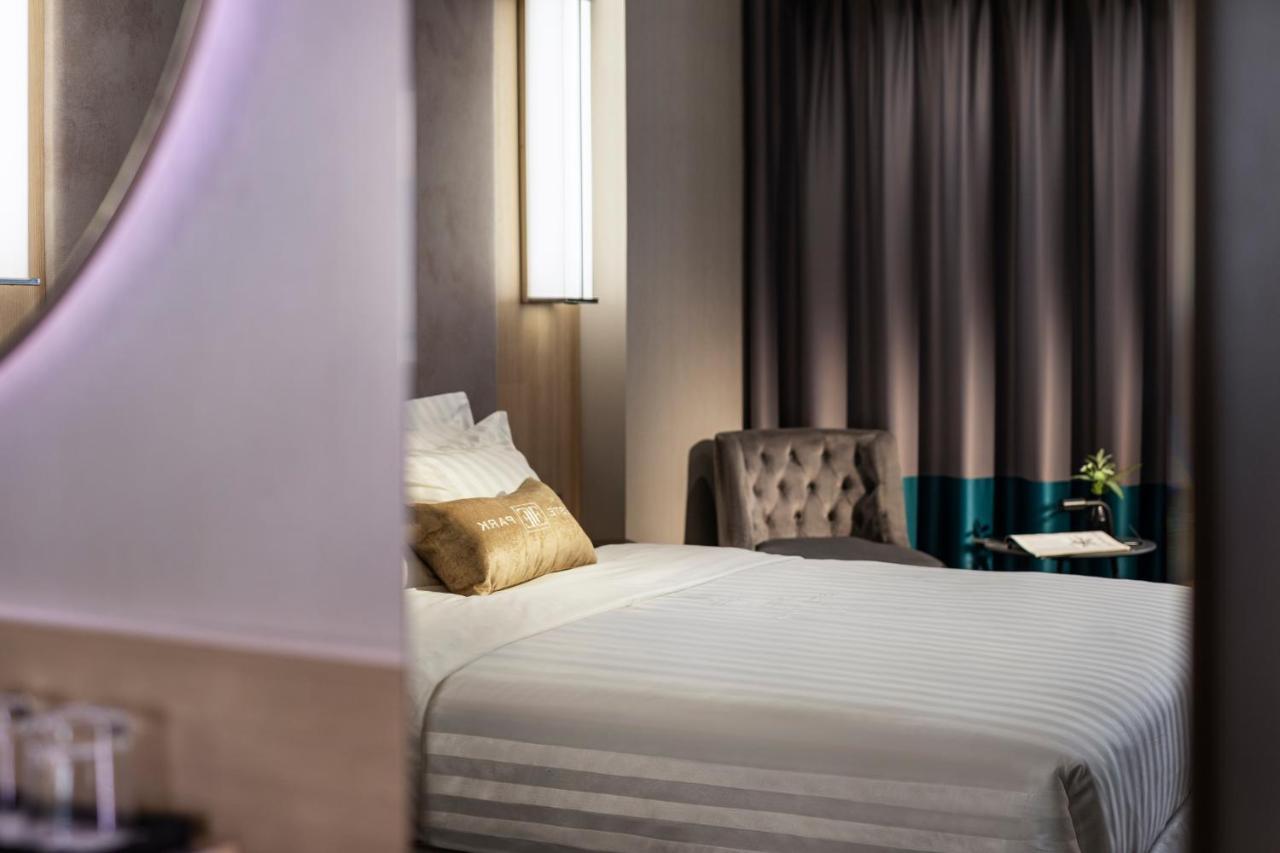 -- Este Park Hotel -- Part Of Urban Chic Luxury Design Hotels - Parking & Compliments - Next To Shopping & Dining Mall بلوفديف المظهر الخارجي الصورة