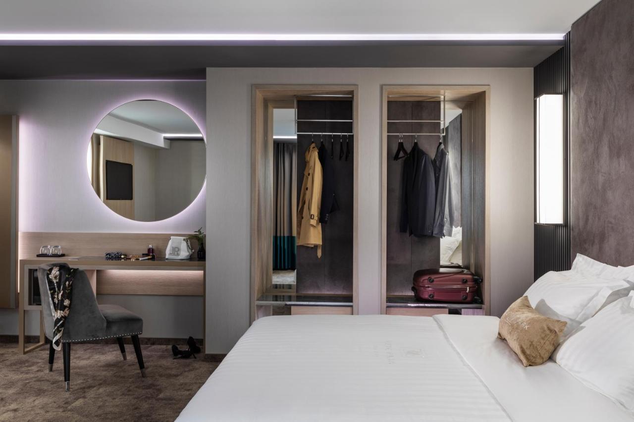 -- Este Park Hotel -- Part Of Urban Chic Luxury Design Hotels - Parking & Compliments - Next To Shopping & Dining Mall بلوفديف المظهر الخارجي الصورة