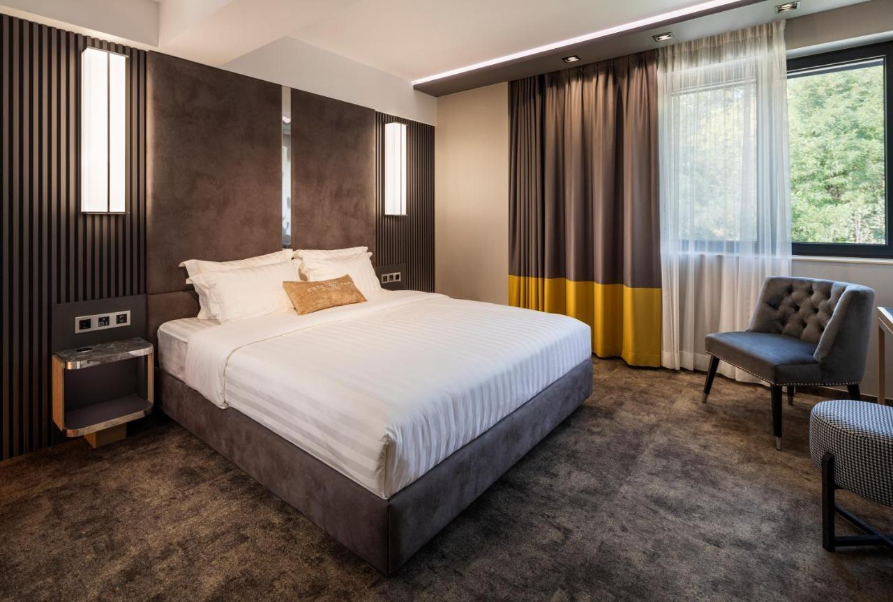 -- Este Park Hotel -- Part Of Urban Chic Luxury Design Hotels - Parking & Compliments - Next To Shopping & Dining Mall بلوفديف المظهر الخارجي الصورة