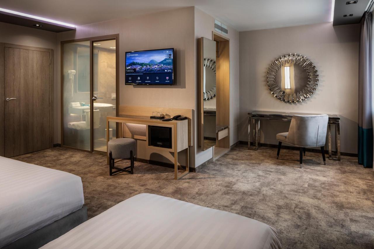 -- Este Park Hotel -- Part Of Urban Chic Luxury Design Hotels - Parking & Compliments - Next To Shopping & Dining Mall بلوفديف المظهر الخارجي الصورة