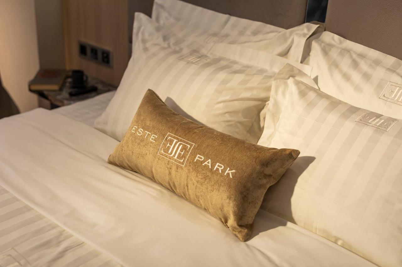 -- Este Park Hotel -- Part Of Urban Chic Luxury Design Hotels - Parking & Compliments - Next To Shopping & Dining Mall بلوفديف المظهر الخارجي الصورة